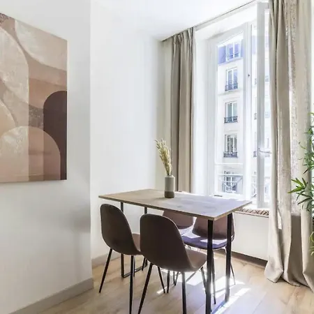 Apartment De Charme Opera Saint Honore Paris